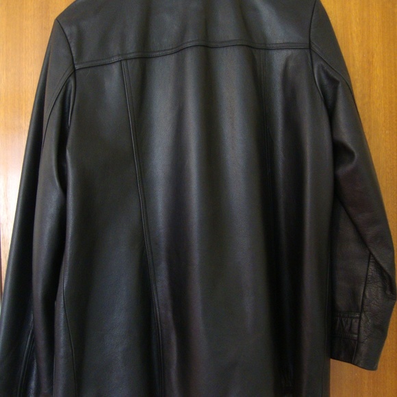 Eddie Bauer Ladies Leather Jacket - Picture 2 of 6